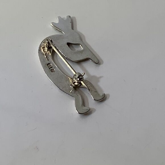 Native American Signed Sterling Kokopelli Brooch - Picture 8 of 12